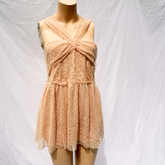 Free People Tops - Free People Pink BRAND NEW lace blouse sz Large